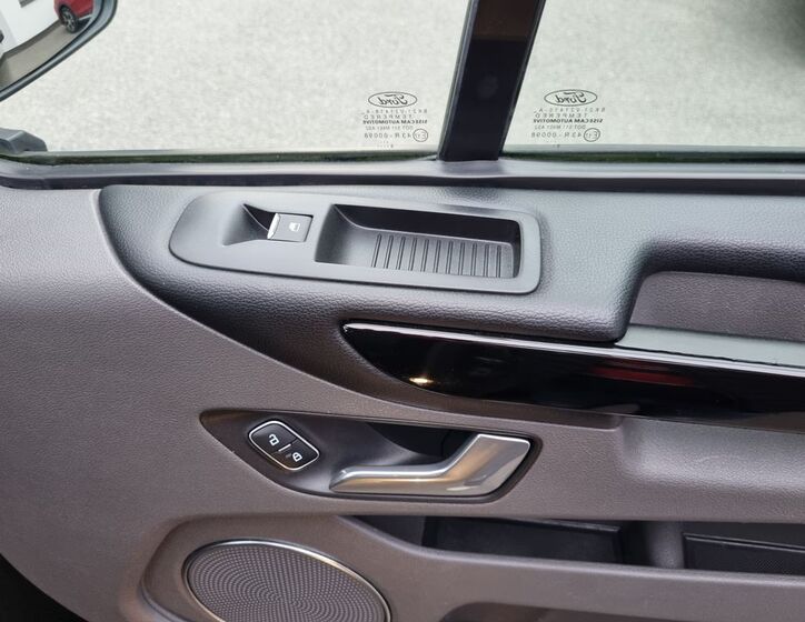 Ford Tourneo Custom 28