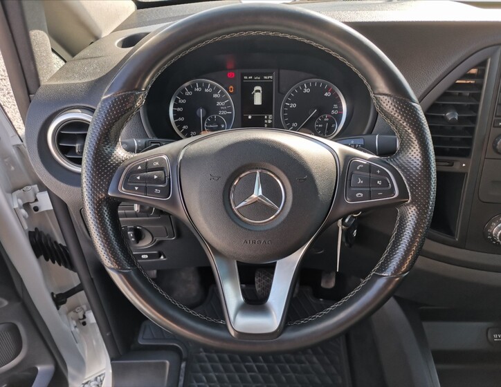 Mercedes-Benz Vito 13