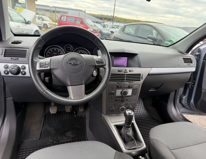 Opel Astra 9