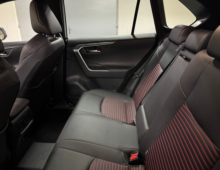 Toyota RAV4 SUV 2,5 l 228 kw