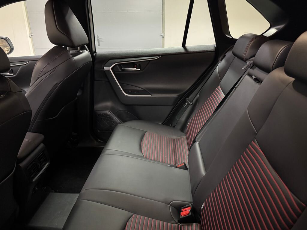 Toyota RAV4 SUV 2,5 l 228 kw