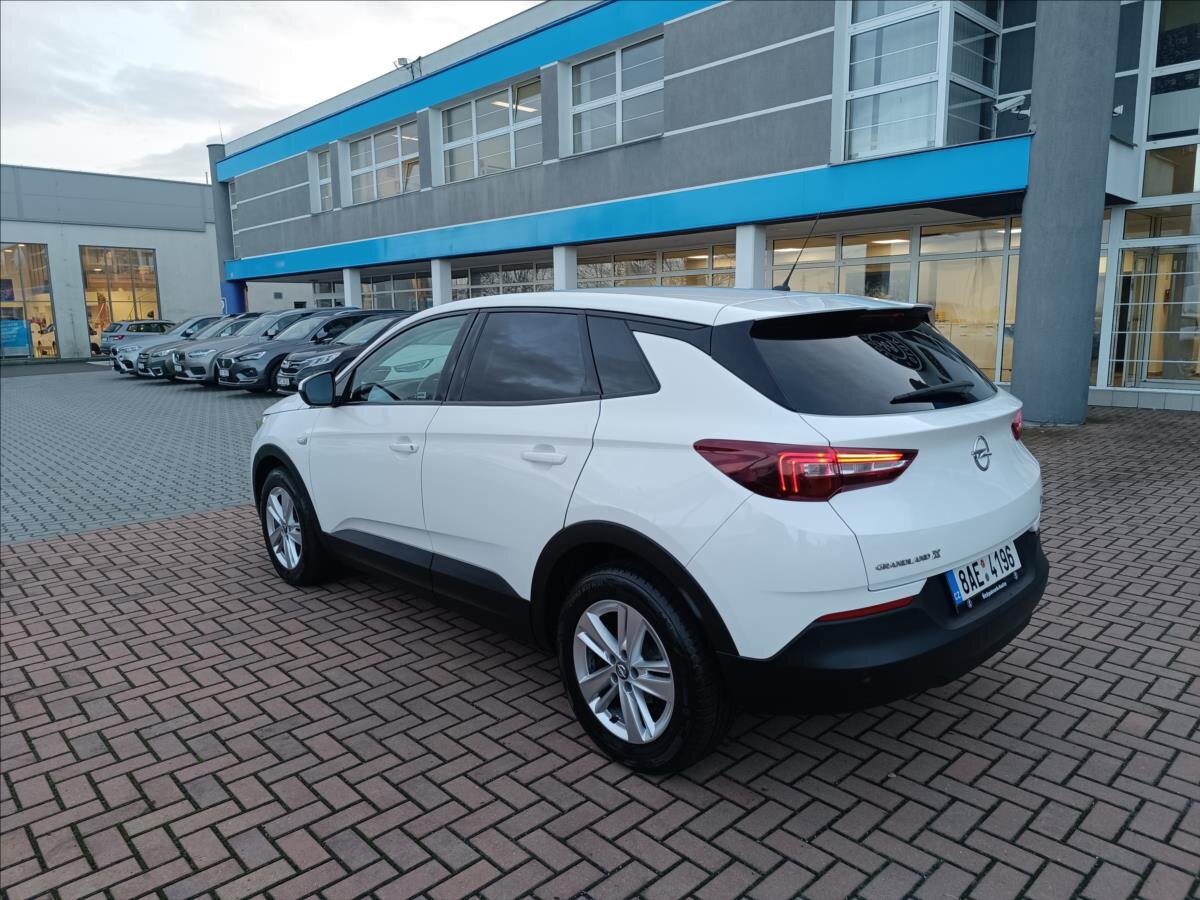 Opel Grandland X SUV / Terénní 1,2 l 96 kw
