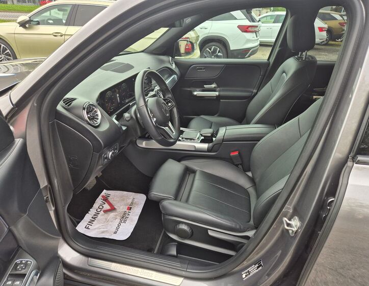 Mercedes-Benz GLB 11