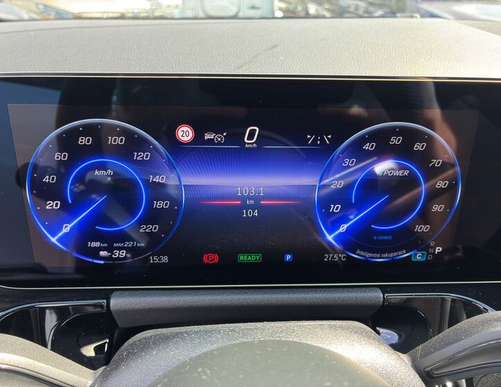 Mercedes-Benz EQA 17