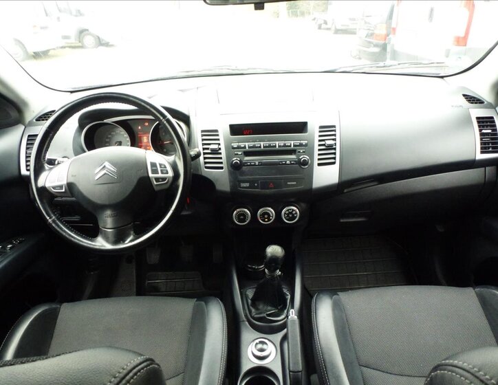 Citroën C-Crosser SUV / Terénní 2,2 l 115 kw