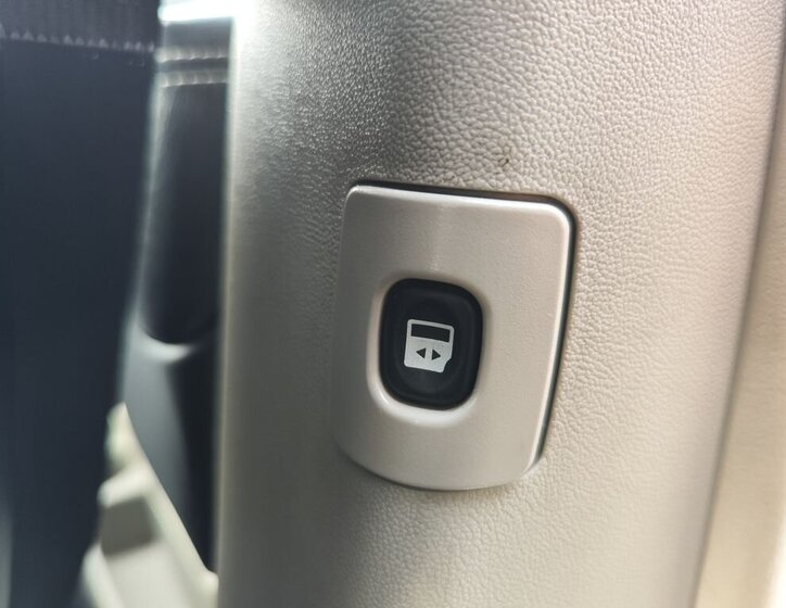 Lancia Voyager MPV 2,8 l 120 kw