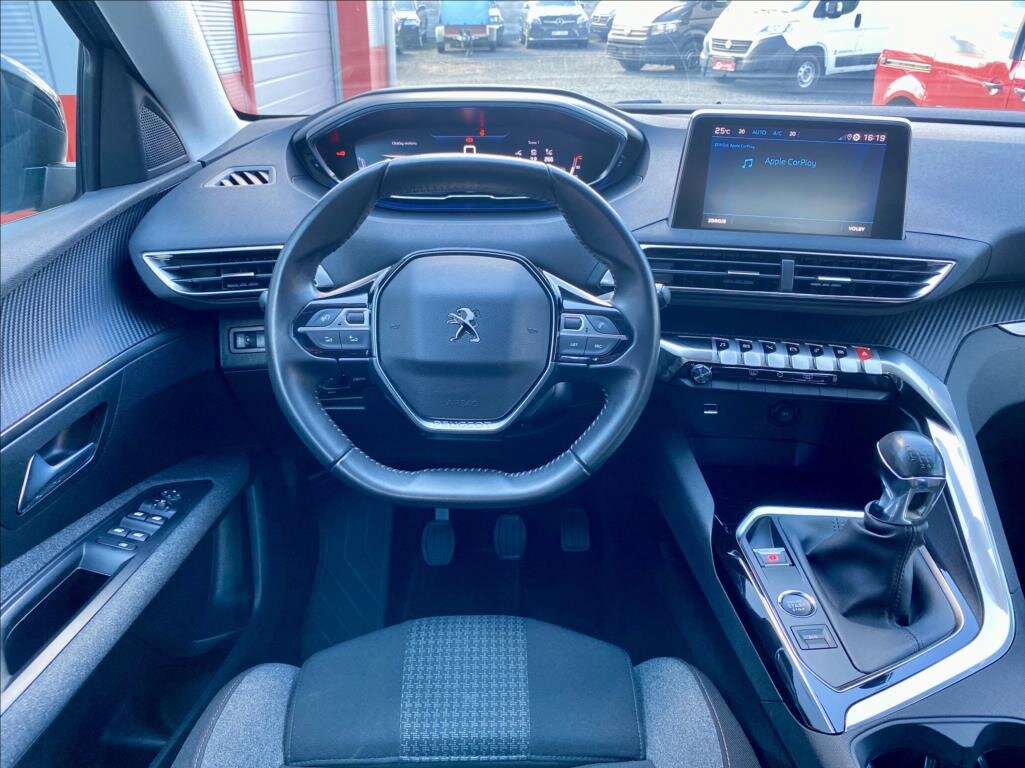 Peugeot 3008 SUV 1,2 l 96 kw