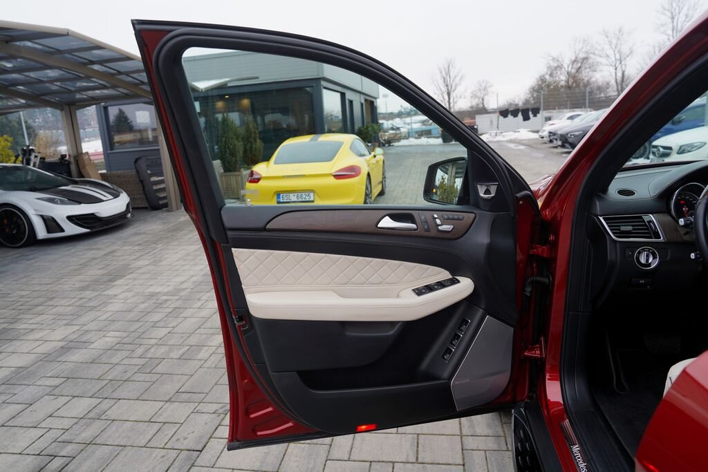 Mercedes-Benz GLS SUV 3,0 l 190 kw