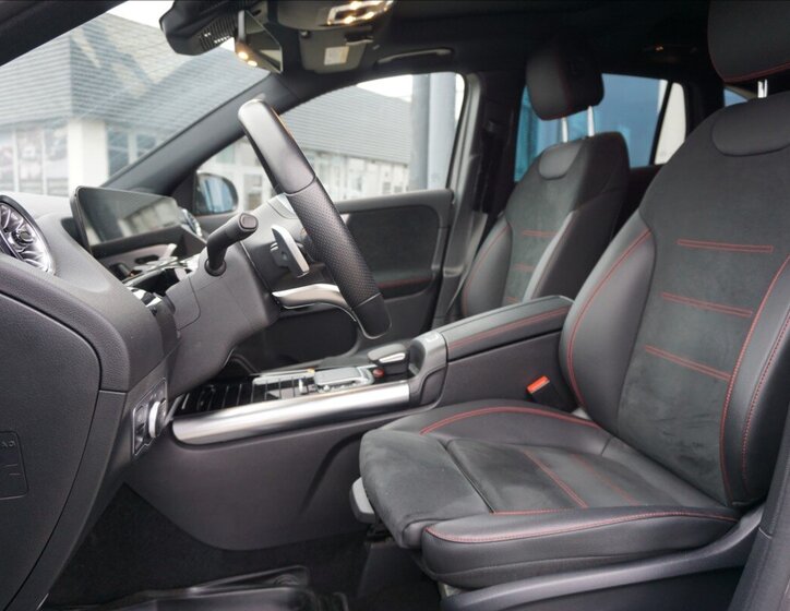 Mercedes-Benz GLA SUV 2,0 l 165 kw