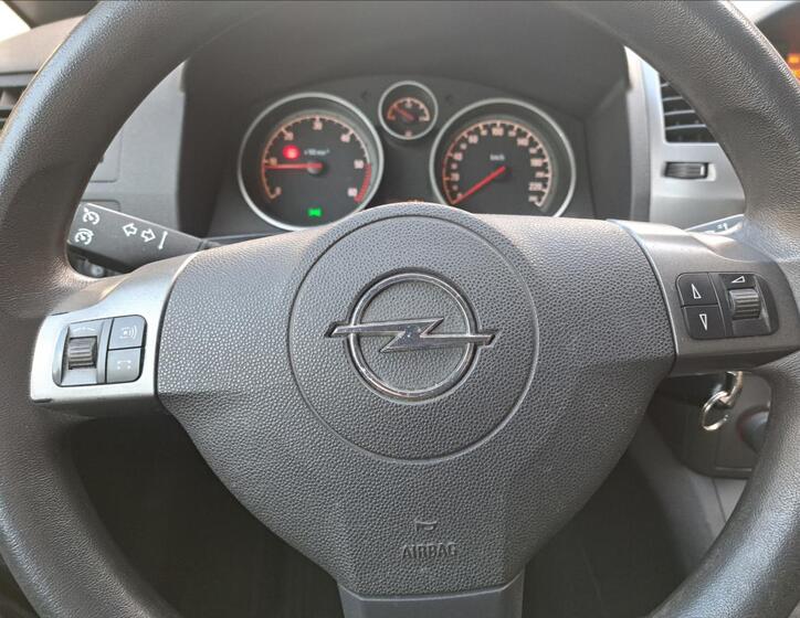 Opel Zafira 26