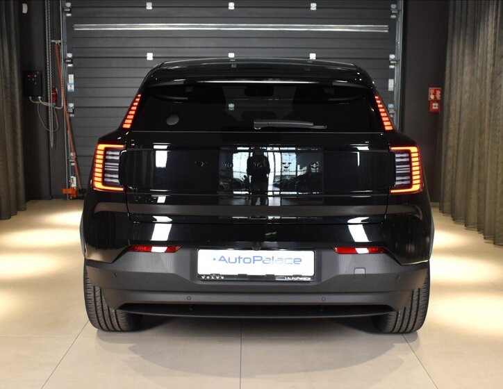 Volvo EX30 SUV / Terénní 0,0 315 kw