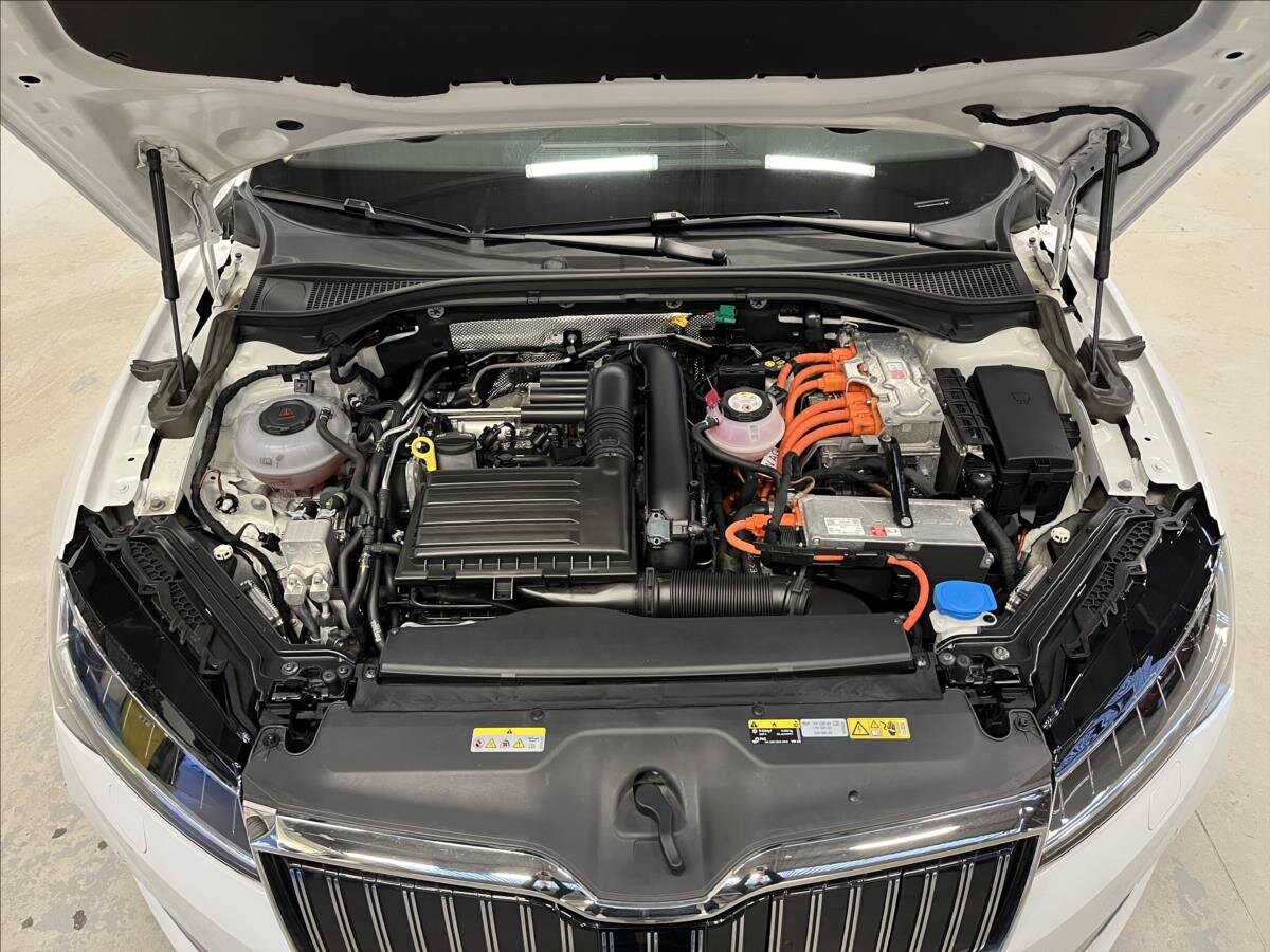 Škoda Superb Liftback 1,4 l 160 kw