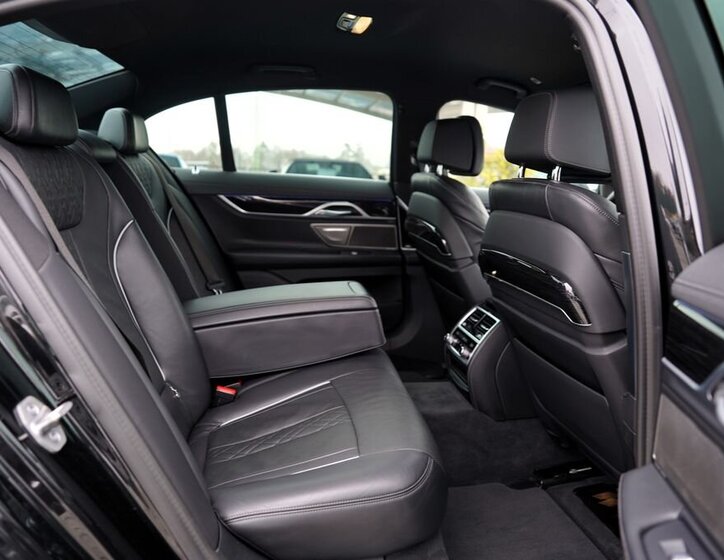 BMW Řada 7 Sedan 3,0 l 210 kw