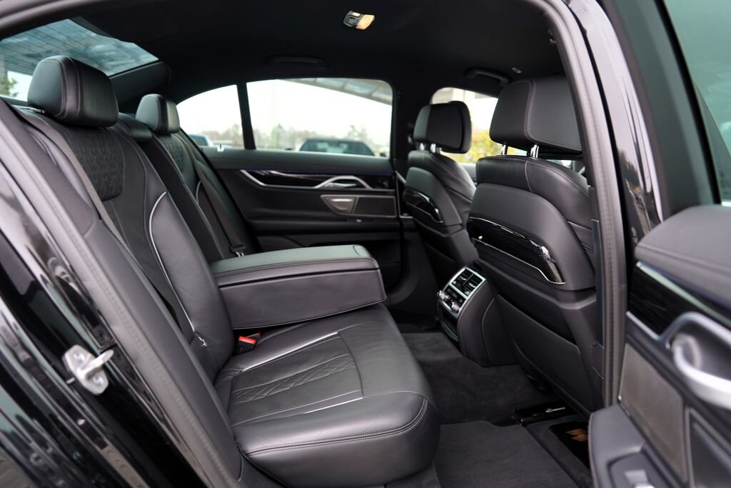 BMW Řada 7 Sedan 3,0 l 210 kw