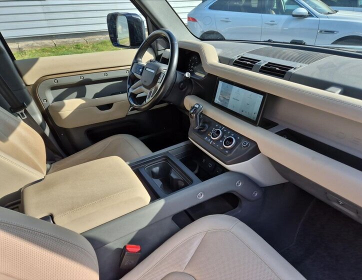 Land Rover Defender SUV / Terénní 3,0 l 147 kw