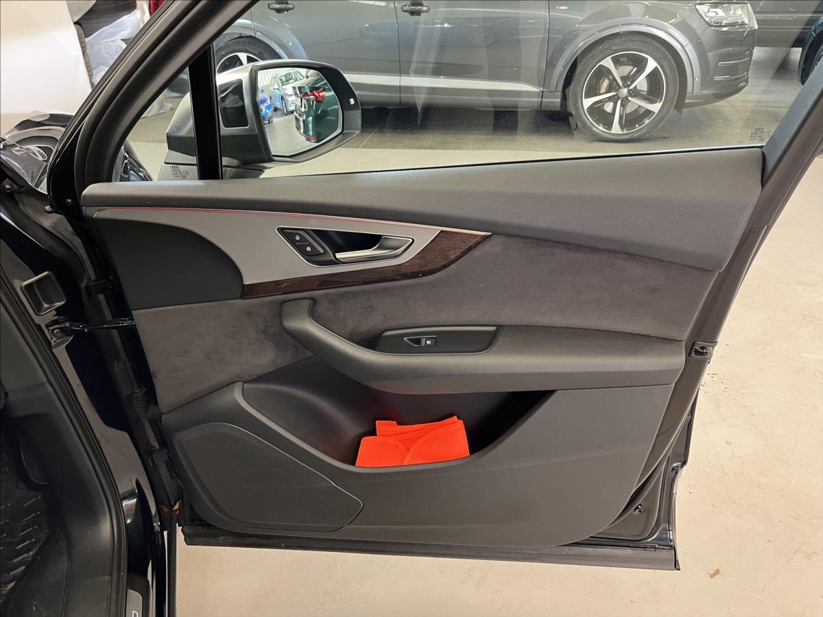 Audi SQ7 SUV / Terénní 4,0 l 320 kw