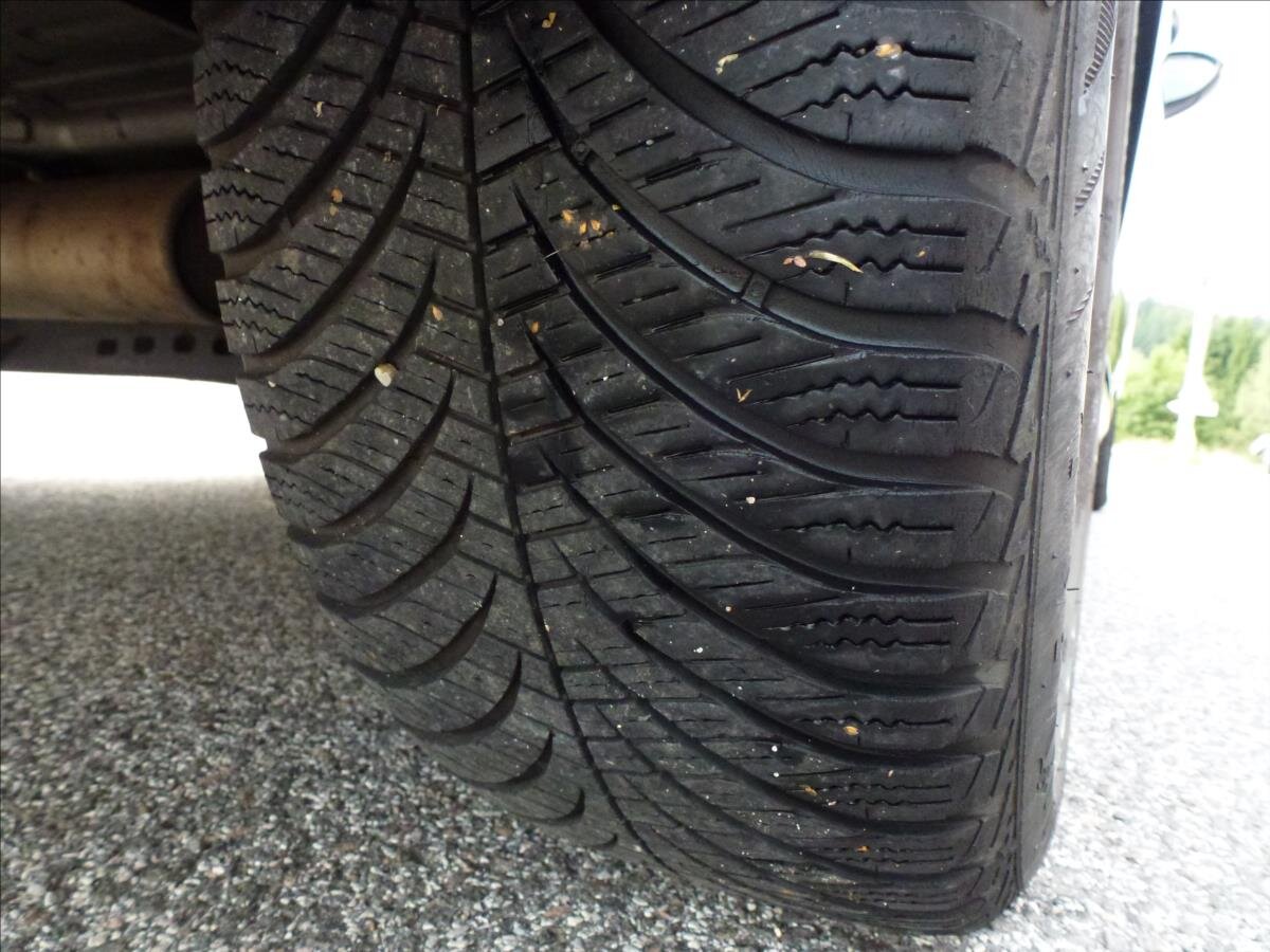 Volkswagen Golf Kombi 1,6 l 81 kw