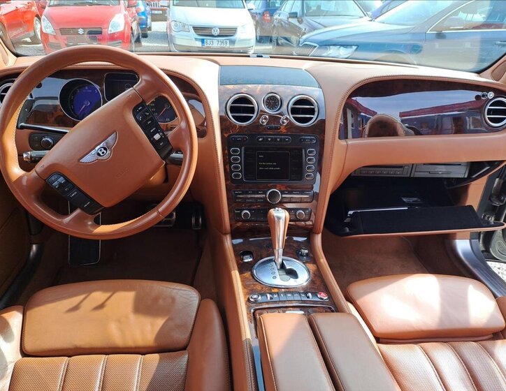 Bentley Flying Spur Sedan / Limuzína 6,0 l 412 kw