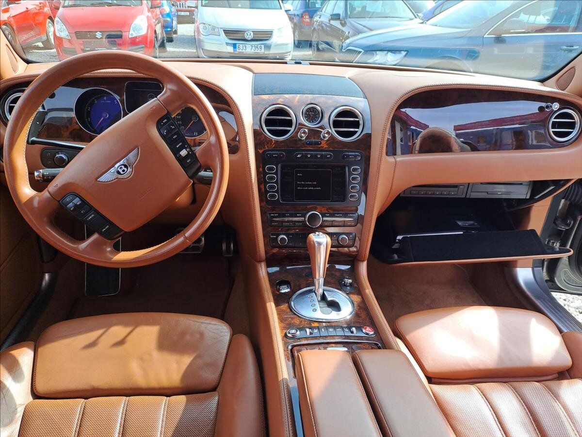 Bentley Flying Spur Sedan / Limuzína 6,0 l 412 kw