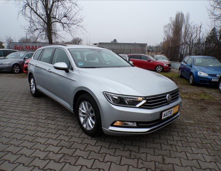Volkswagen Passat Kombi 1,6 l 88 kw