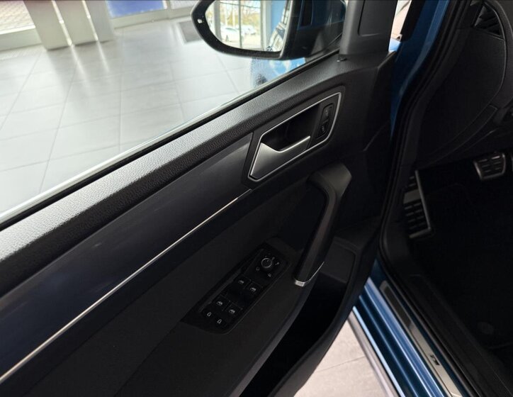 Volkswagen Touran Kombi 1,5 l 110 kw