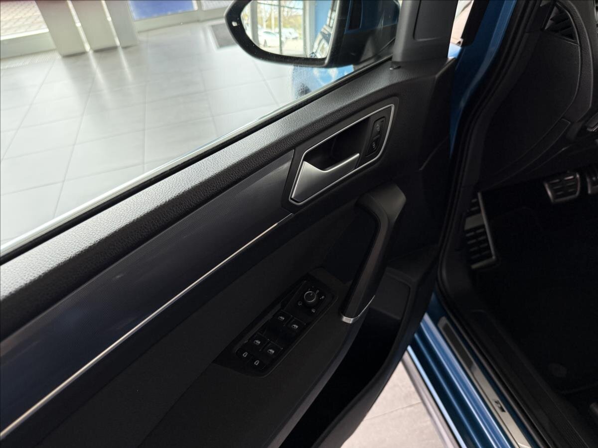 Volkswagen Touran Kombi 1,5 l 110 kw