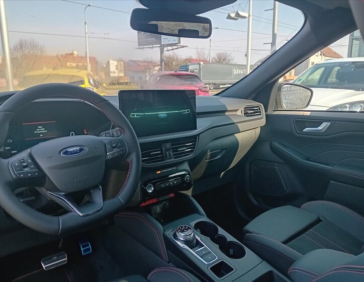 Ford Kuga SUV / Terénní 2,5 l 134 kw