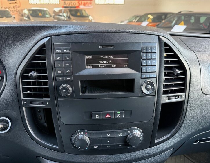 Mercedes-Benz Vito 15