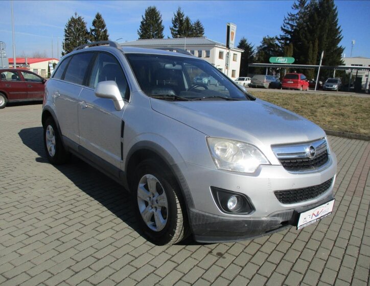 Opel Antara SUV / Terénní 2,2 l 120 kw