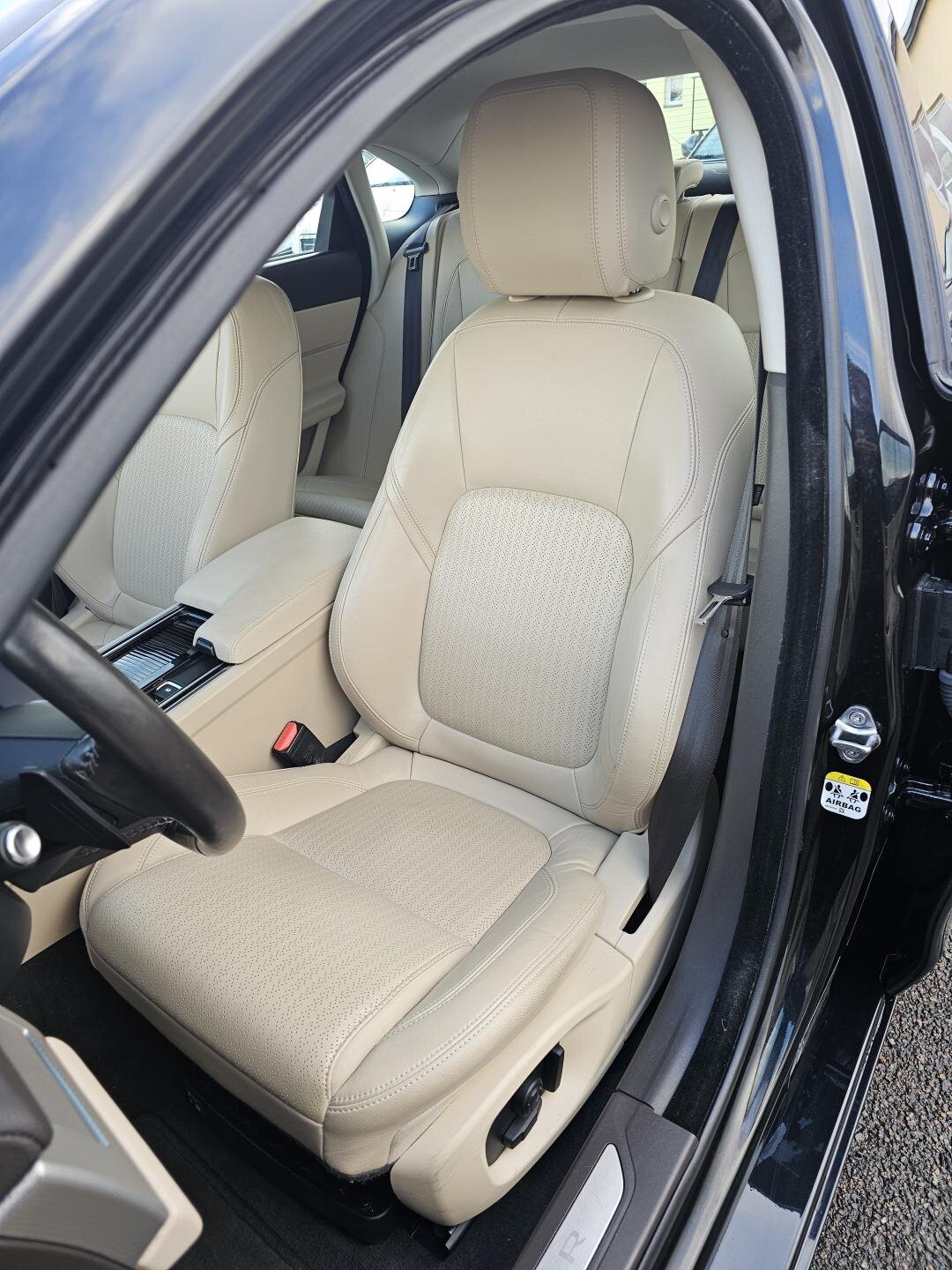 Jaguar XF Sedan 2,0 l 177 kw