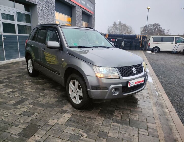Suzuki Grand Vitara SUV / Terénní 2,0 l 103 kw