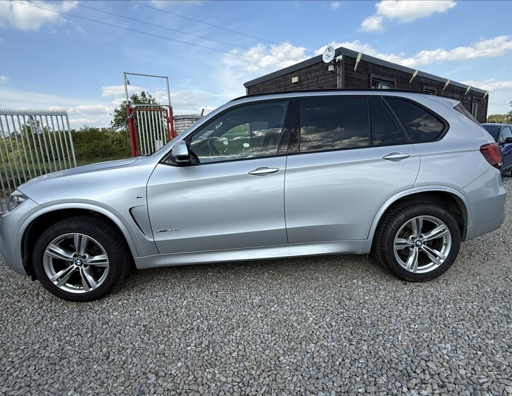 BMW X5 8