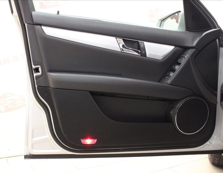 Mercedes-Benz Třídy C 9