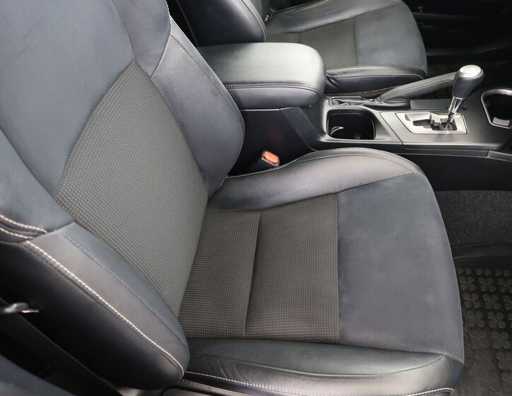 Toyota RAV4 SUV / Terénní 2,5 l 114 kw