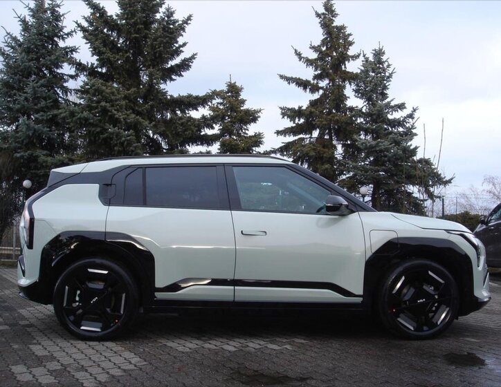 KIA EV3 SUV / Terénní 0,0 150 kw
