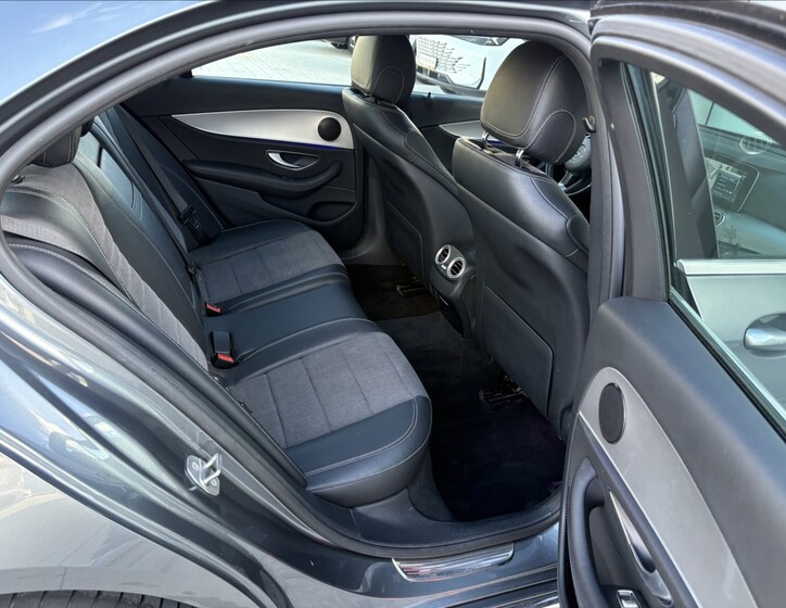 Mercedes-Benz Třídy E 23