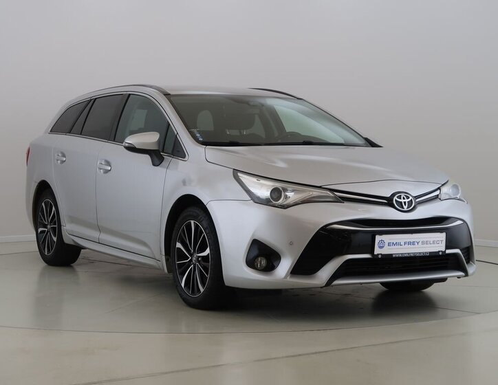 Toyota Avensis Kombi 2,0 l 105 kw