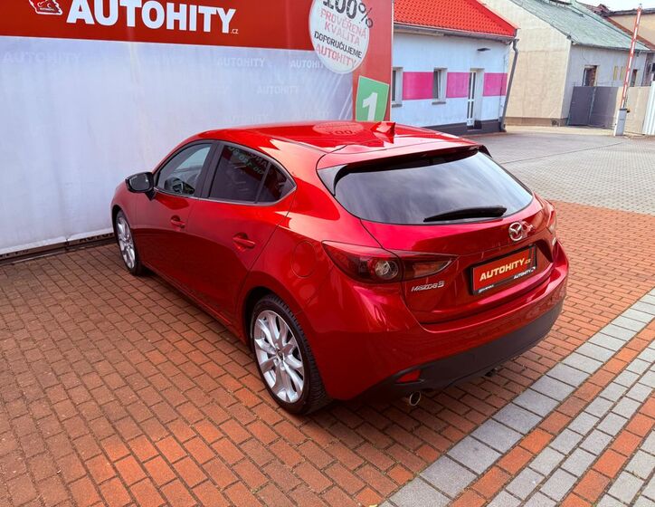 Mazda 3 8