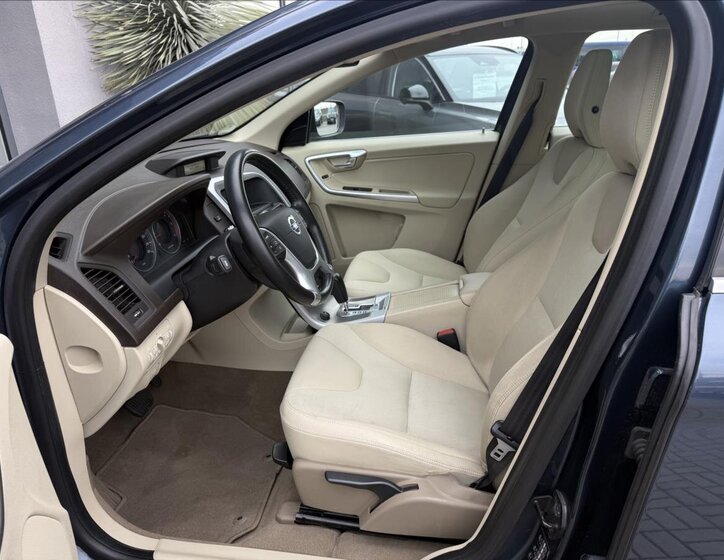 Volvo XC60 Kombi 2,4 l 129 kw