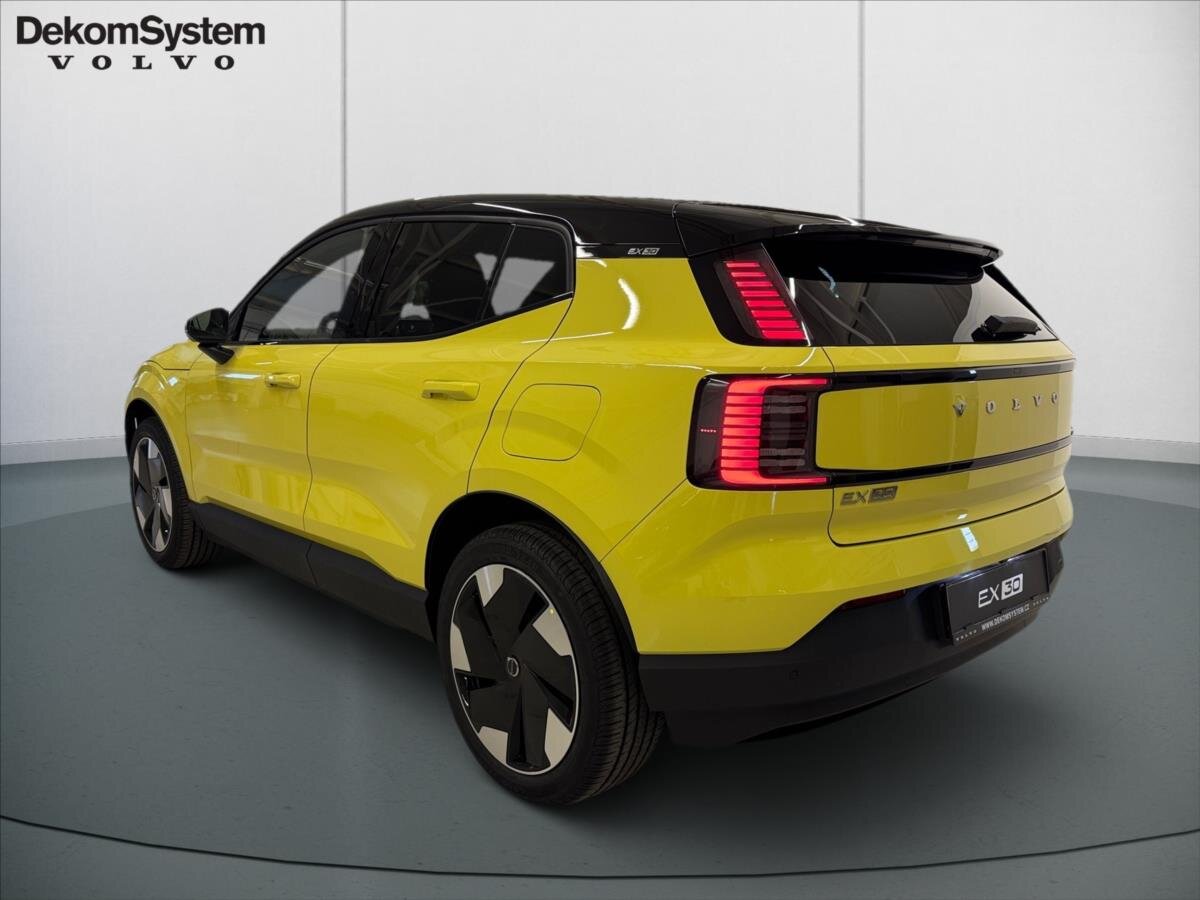 Volvo EX30 SUV / Terénní 0,0 200 kw