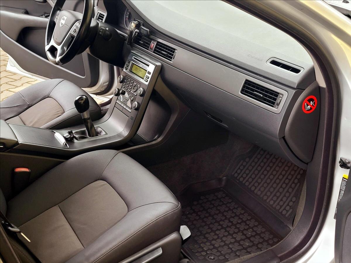 Volvo V70 Kombi 2,4 l 129 kw