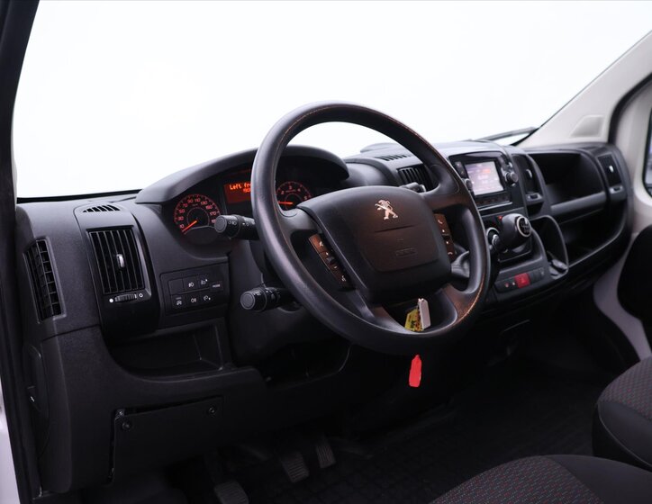 Peugeot Boxer Skříň 2,2 l 121 kw