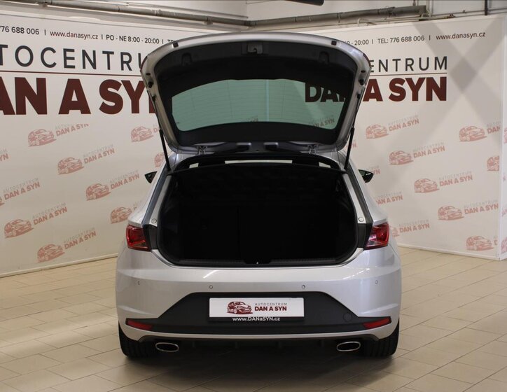 Seat Leon Hatchback 2,0 l 195 kw