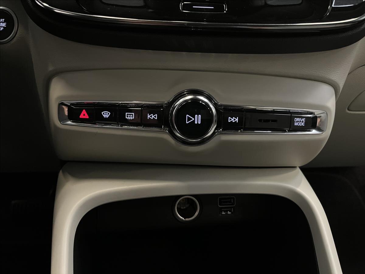 Volvo XC40 SUV 1,5 l 120 kw