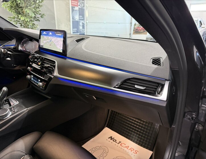 BMW Řada 5 Kombi 3,0 l 210 kw