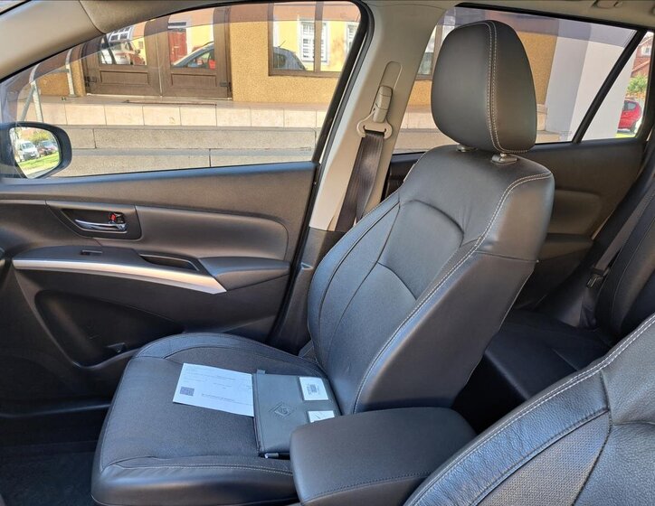 Suzuki SX4 S-Cross Hatchback 1,6 l 88 kw