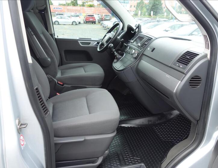 Volkswagen Multivan 12