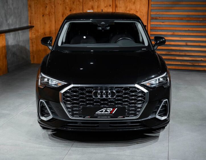 Audi Q3 7