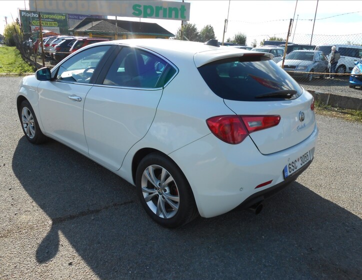 Alfa Romeo Giulietta 8