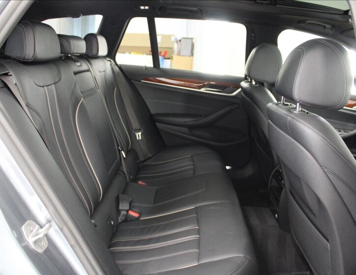 BMW Řada 5 Kombi 2,0 l 140 kw